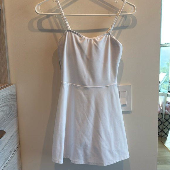 Alo Yoga White Courtside Tennis Dress - XS, nearly new - Picture 1 of 6
